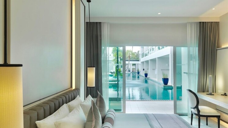 Grand Deluxe With Pool Access